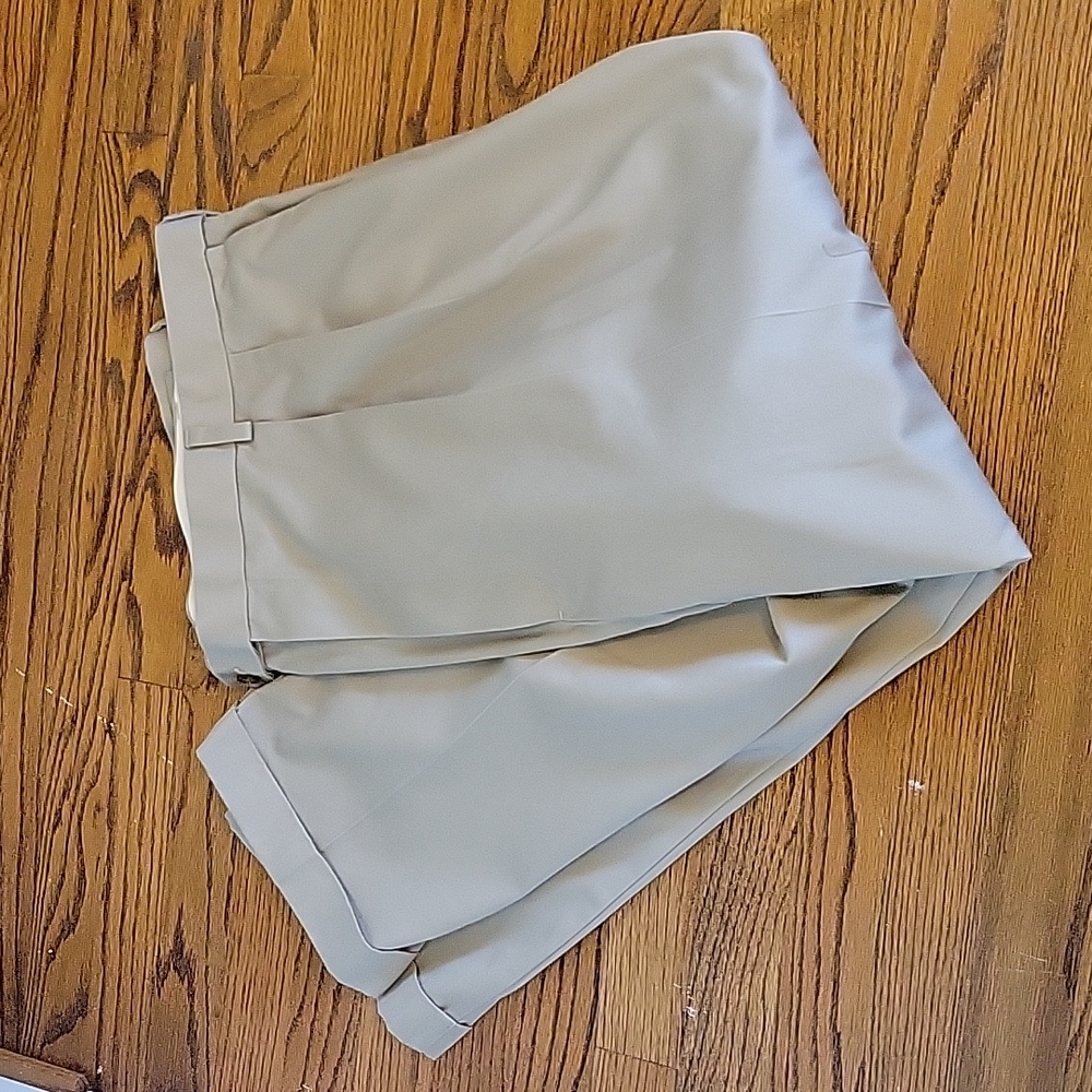 Men's Roundtree & York light khaki dress pants, size 46" x 29"
